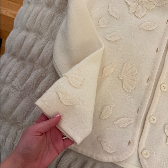 Pendleton Ivory Floral Cardigan - Picture 2 of 6